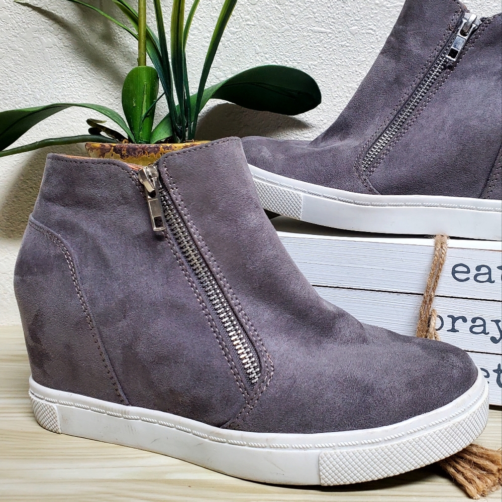 Brash Gray Suede Bootie Sneaker Heels Women’s Size 8